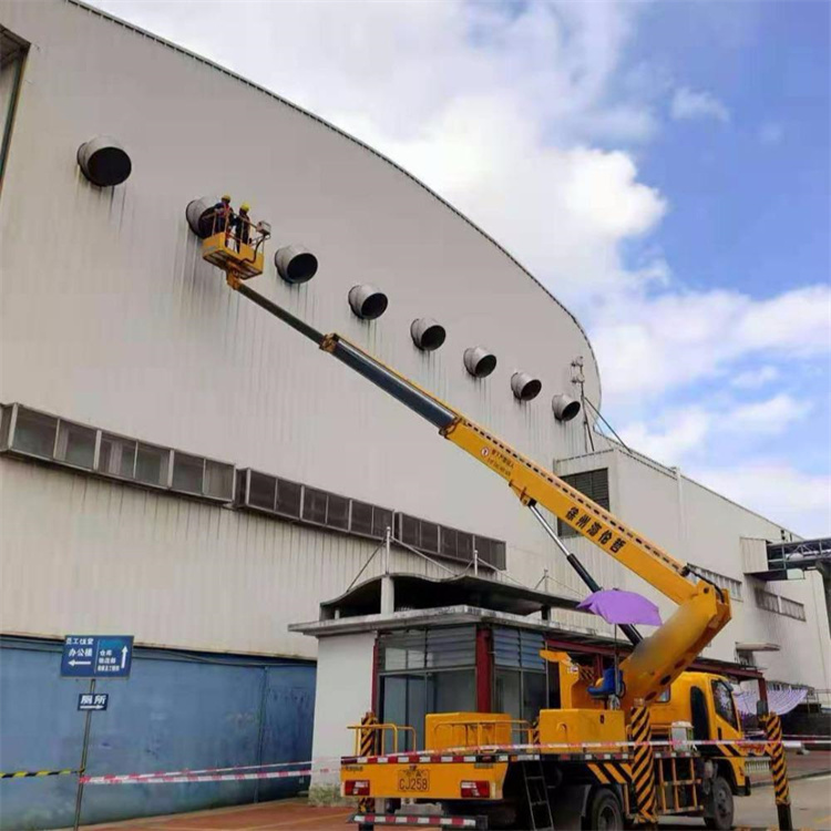 吊罗山乡高空作业车出租服务：专业广告牌安装解决方案